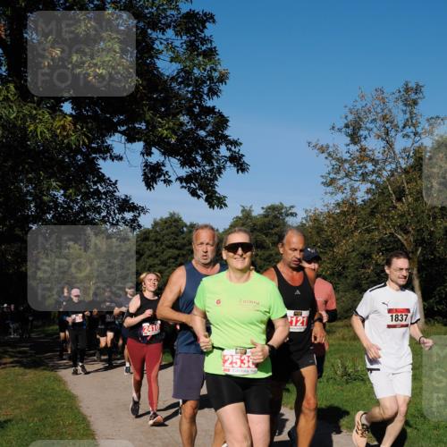 28.09.2025 - 33. Volkslauf durch das schöne Alstertal Fabian Wolf http://msf.ph/oto/8979386 28.09.2025 10:26:34 Laufen 212, 2410, 90, 121, 2538, 1837 meine-sportfotos.de