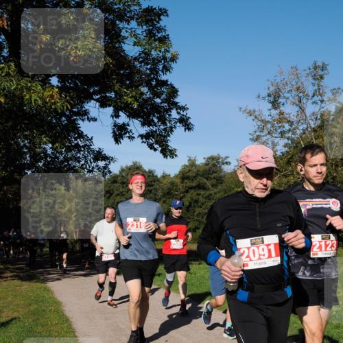 28.09.2025 - 33. Volkslauf durch das schöne Alstertal Fabian Wolf http://msf.ph/oto/8979411 28.09.2025 10:26:39 Laufen 2185, 2316, 2091, 2123 meine-sportfotos.de
