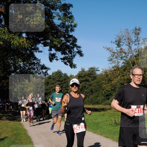 28.09.2025 - 33. Volkslauf durch das schöne Alstertal Fabian Wolf http://msf.ph/oto/8979423 28.09.2025 10:26:47 Laufen 00, 2194, 2422, 415 meine-sportfotos.de