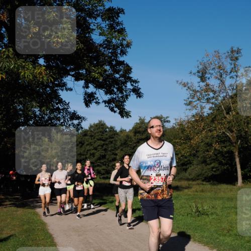 28.09.2025 - 33. Volkslauf durch das schöne Alstertal Fabian Wolf http://msf.ph/oto/8979446 28.09.2025 10:26:54 Laufen 2104, 2357 meine-sportfotos.de
