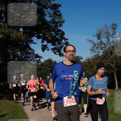 28.09.2025 - 33. Volkslauf durch das schöne Alstertal Fabian Wolf http://msf.ph/oto/8979467 28.09.2025 10:27:02 Laufen 2076, 2278, 2021, 10, 2398, 2259, 2260 meine-sportfotos.de