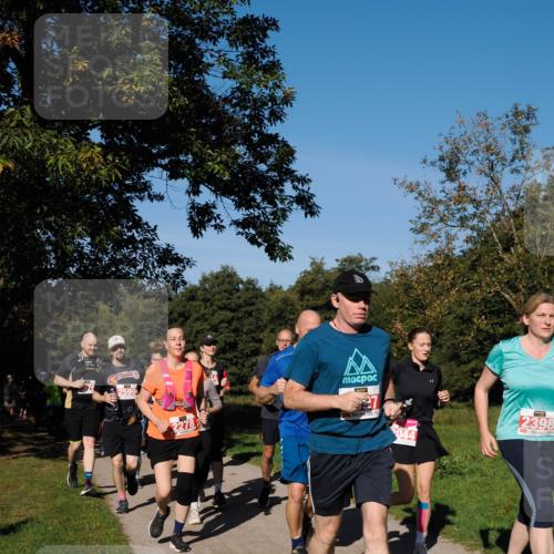 28.09.2025 - 33. Volkslauf durch das schöne Alstertal Fabian Wolf http://msf.ph/oto/8979469 28.09.2025 10:27:03 Laufen 2278, 7, 044, 2398 meine-sportfotos.de