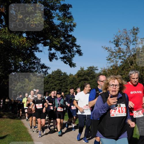 28.09.2025 - 33. Volkslauf durch das schöne Alstertal Fabian Wolf http://msf.ph/oto/8979483 28.09.2025 10:27:07 Laufen 2218, 1105, 2302, 2492, 2219, 2021 meine-sportfotos.de