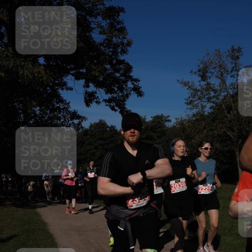 28.09.2025 - 33. Volkslauf durch das schöne Alstertal Fabian Wolf http://msf.ph/oto/8979535 28.09.2025 10:27:15 Laufen 330, 2036, 2220 meine-sportfotos.de
