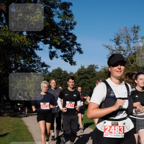 28.09.2025 - 33. Volkslauf durch das schöne Alstertal Fabian Wolf http://msf.ph/oto/8979559 28.09.2025 10:27:33 Laufen 2473, 2474, 09, 2483 meine-sportfotos.de