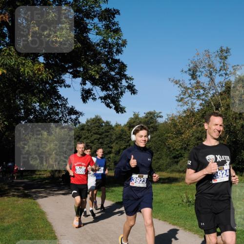 28.09.2025 - 33. Volkslauf durch das schöne Alstertal Fabian Wolf http://msf.ph/oto/8979735 28.09.2025 10:33:55 Laufen 3005, 925, 215, 3923, 3924 meine-sportfotos.de