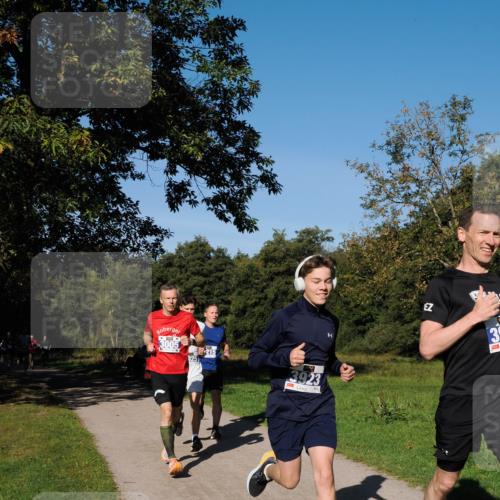 28.09.2025 - 33. Volkslauf durch das schöne Alstertal Fabian Wolf http://msf.ph/oto/8979736 28.09.2025 10:33:55 Laufen 3005, 925, 215, 3923, 39 meine-sportfotos.de