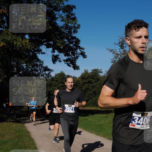28.09.2025 - 33. Volkslauf durch das schöne Alstertal Fabian Wolf http://msf.ph/oto/8979773 28.09.2025 10:34:06 Laufen 3921, 3406 meine-sportfotos.de