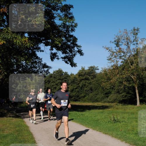 28.09.2025 - 33. Volkslauf durch das schöne Alstertal Fabian Wolf http://msf.ph/oto/8979820 28.09.2025 10:34:19 Laufen 3381, 3219 meine-sportfotos.de