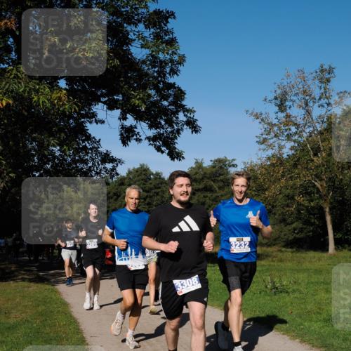 28.09.2025 - 33. Volkslauf durch das schöne Alstertal Fabian Wolf http://msf.ph/oto/8979916 28.09.2025 10:34:38 Laufen 3309, 3308, 3232 meine-sportfotos.de