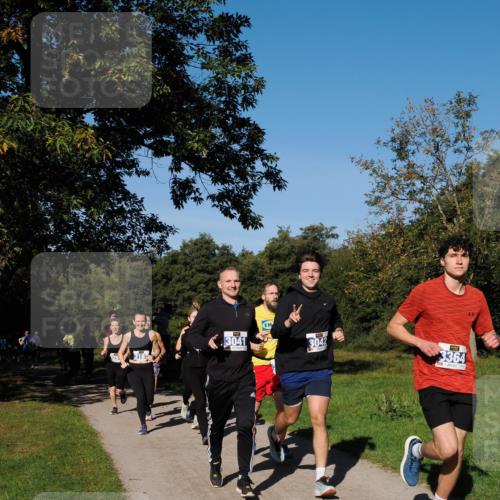 28.09.2025 - 33. Volkslauf durch das schöne Alstertal Fabian Wolf http://msf.ph/oto/8979963 28.09.2025 10:34:46 Laufen 3182, 3041, 3042, 3364 meine-sportfotos.de