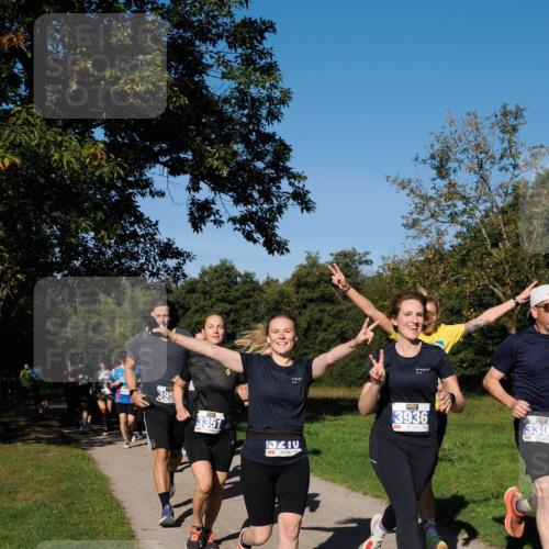 28.09.2025 - 33. Volkslauf durch das schöne Alstertal Fabian Wolf http://msf.ph/oto/8980079 28.09.2025 10:35:05 Laufen 395, 3351, 5210, 3936, 330 meine-sportfotos.de