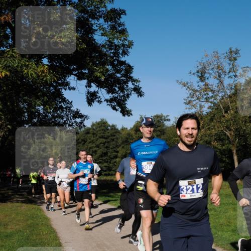 28.09.2025 - 33. Volkslauf durch das schöne Alstertal Fabian Wolf http://msf.ph/oto/8980096 28.09.2025 10:35:07 Laufen 3381, 3066, 304, 3212 meine-sportfotos.de