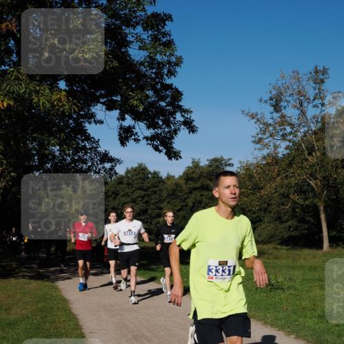28.09.2025 - 33. Volkslauf durch das schöne Alstertal Fabian Wolf http://msf.ph/oto/8980141 28.09.2025 10:35:15 Laufen 3316, 3414, 3415, 3331 meine-sportfotos.de