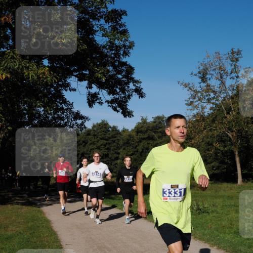 28.09.2025 - 33. Volkslauf durch das schöne Alstertal Fabian Wolf http://msf.ph/oto/8980142 28.09.2025 10:35:15 Laufen 3316, 3414, 3415, 3331 meine-sportfotos.de