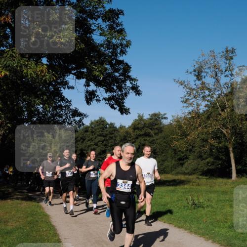 28.09.2025 - 33. Volkslauf durch das schöne Alstertal Fabian Wolf http://msf.ph/oto/8980214 28.09.2025 10:35:27 Laufen 3278, 3312, 3344, 3930 meine-sportfotos.de