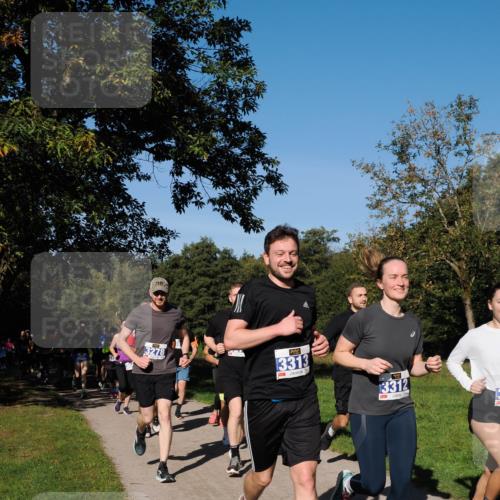 28.09.2025 - 33. Volkslauf durch das schöne Alstertal Fabian Wolf http://msf.ph/oto/8980229 28.09.2025 10:35:29 Laufen 3278, 3313, 13312 meine-sportfotos.de