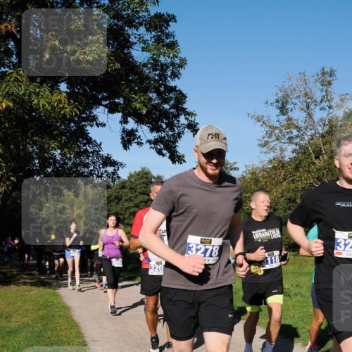 28.09.2025 - 33. Volkslauf durch das schöne Alstertal Fabian Wolf http://msf.ph/oto/8980239 28.09.2025 10:35:31 Laufen 3321, 3048, 320, 3278, 2014, 3118, 32 meine-sportfotos.de