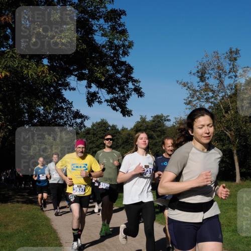 28.09.2025 - 33. Volkslauf durch das schöne Alstertal Fabian Wolf http://msf.ph/oto/8980282 28.09.2025 10:35:36 Laufen 3298, 3008, 3937, 3100, 231 meine-sportfotos.de