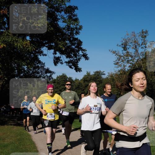 28.09.2025 - 33. Volkslauf durch das schöne Alstertal Fabian Wolf http://msf.ph/oto/8980283 28.09.2025 10:35:36 Laufen 3008, 3937, 3100, 3231 meine-sportfotos.de