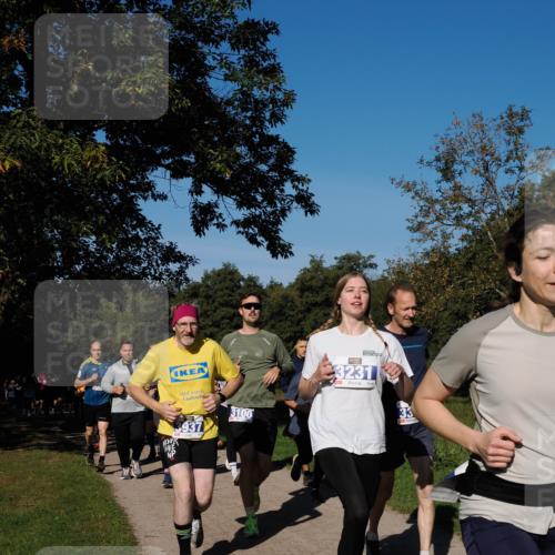 28.09.2025 - 33. Volkslauf durch das schöne Alstertal Fabian Wolf http://msf.ph/oto/8980284 28.09.2025 10:35:36 Laufen 3937, 3100, 3231, 33 meine-sportfotos.de