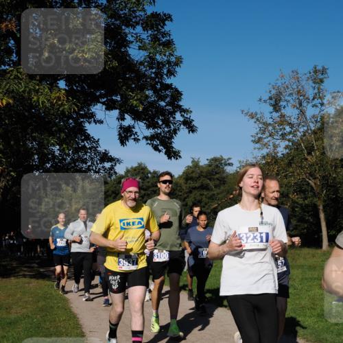 28.09.2025 - 33. Volkslauf durch das schöne Alstertal Fabian Wolf http://msf.ph/oto/8980286 28.09.2025 10:35:36 Laufen 3298, 008, 3937, 3100, 3231, 10 meine-sportfotos.de