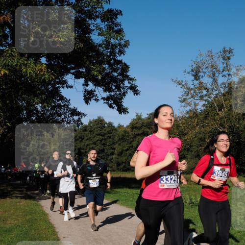 28.09.2025 - 33. Volkslauf durch das schöne Alstertal Fabian Wolf http://msf.ph/oto/8980355 28.09.2025 10:35:45 Laufen 13901, 3293, 13329, 3945 meine-sportfotos.de