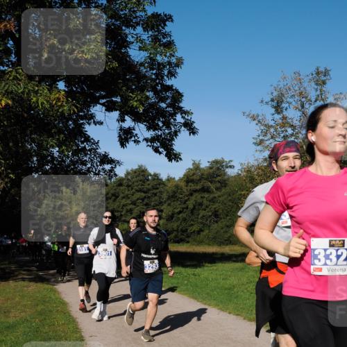28.09.2025 - 33. Volkslauf durch das schöne Alstertal Fabian Wolf http://msf.ph/oto/8980359 28.09.2025 10:35:46 Laufen 3181, 3901, 3293, 13325 meine-sportfotos.de