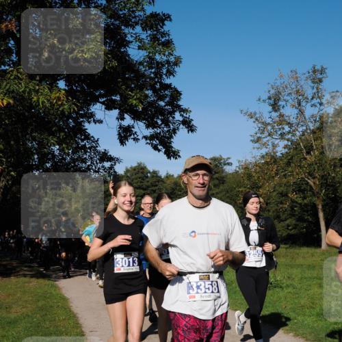 28.09.2025 - 33. Volkslauf durch das schöne Alstertal Fabian Wolf http://msf.ph/oto/8980505 28.09.2025 10:36:09 Laufen 3013, 3358, 3255 meine-sportfotos.de