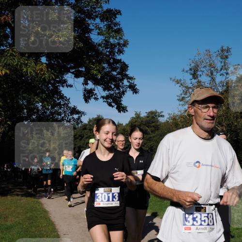 28.09.2025 - 33. Volkslauf durch das schöne Alstertal Fabian Wolf http://msf.ph/oto/8980509 28.09.2025 10:36:10 Laufen 3086, 3013, 3358 meine-sportfotos.de
