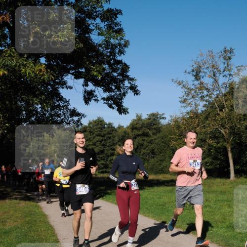 28.09.2025 - 33. Volkslauf durch das schöne Alstertal Fabian Wolf http://msf.ph/oto/8980725 28.09.2025 10:36:41 Laufen 3409, 3413 meine-sportfotos.de