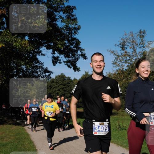 28.09.2025 - 33. Volkslauf durch das schöne Alstertal Fabian Wolf http://msf.ph/oto/8980736 28.09.2025 10:36:42 Laufen 3281, 391, 3409 meine-sportfotos.de