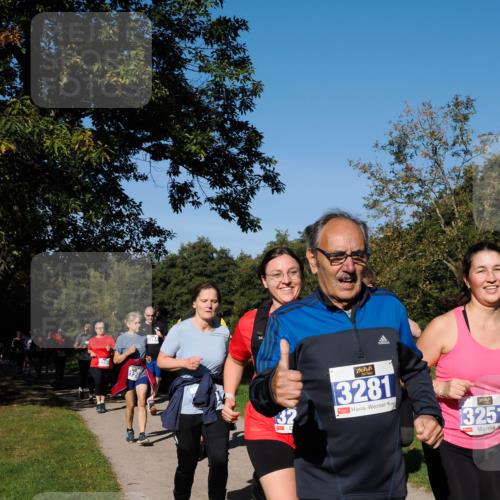 28.09.2025 - 33. Volkslauf durch das schöne Alstertal Fabian Wolf http://msf.ph/oto/8980771 28.09.2025 10:36:47 Laufen 20, 126, 3281, 3251 meine-sportfotos.de