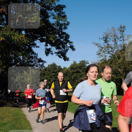 28.09.2025 - 33. Volkslauf durch das schöne Alstertal Fabian Wolf http://msf.ph/oto/8980780 28.09.2025 10:36:48 Laufen 3289, 126, 132 meine-sportfotos.de