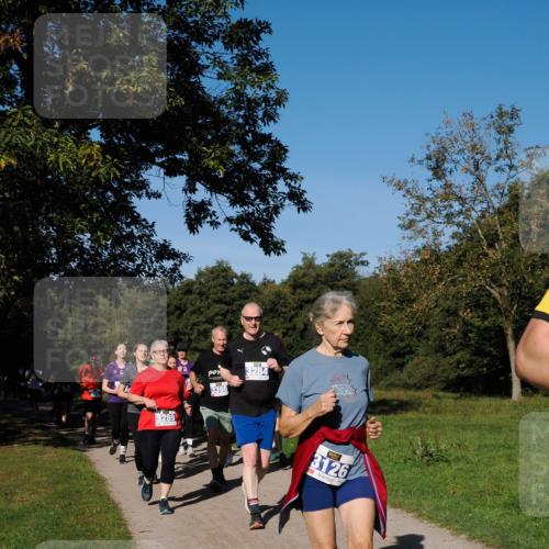 28.09.2025 - 33. Volkslauf durch das schöne Alstertal Fabian Wolf http://msf.ph/oto/8980799 28.09.2025 10:36:50 Laufen 3289, 3284, 3398, 3126 meine-sportfotos.de