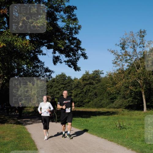 28.09.2025 - 33. Volkslauf durch das schöne Alstertal Fabian Wolf http://msf.ph/oto/8980937 28.09.2025 10:37:19 Laufen 3267, 3268 meine-sportfotos.de