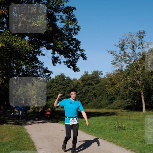 28.09.2025 - 33. Volkslauf durch das schöne Alstertal Fabian Wolf http://msf.ph/oto/8981107 28.09.2025 10:38:15 Laufen 3359 meine-sportfotos.de