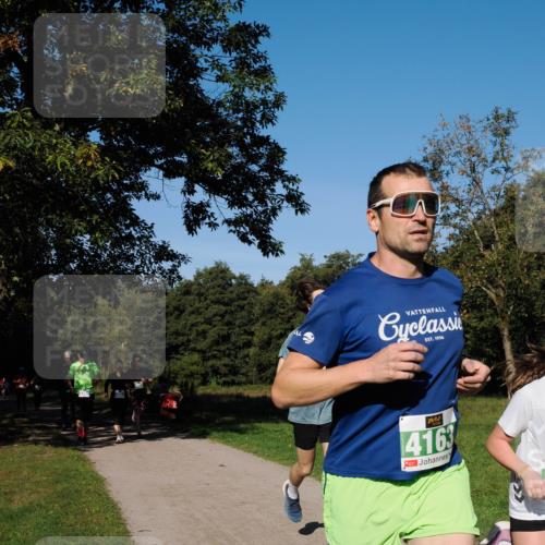 28.09.2025 - 33. Volkslauf durch das schöne Alstertal Fabian Wolf http://msf.ph/oto/8981224 28.09.2025 10:38:44 Laufen 3353, 1996, 4163 meine-sportfotos.de