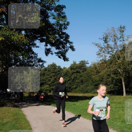 28.09.2025 - 33. Volkslauf durch das schöne Alstertal Fabian Wolf http://msf.ph/oto/8981323 28.09.2025 10:39:04 Laufen 24, 039 meine-sportfotos.de
