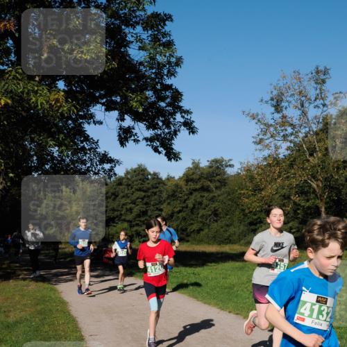 28.09.2025 - 33. Volkslauf durch das schöne Alstertal Fabian Wolf http://msf.ph/oto/8981454 28.09.2025 10:39:25 Laufen 4038, 4134, 4120, 157, 4132 meine-sportfotos.de