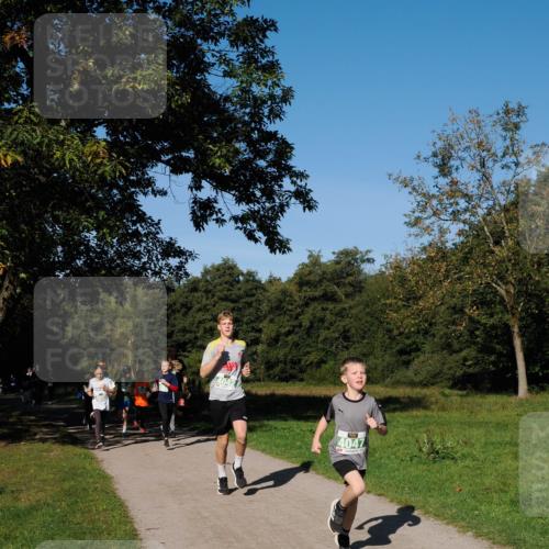 28.09.2025 - 33. Volkslauf durch das schöne Alstertal Fabian Wolf http://msf.ph/oto/8981488 28.09.2025 10:39:32 Laufen 4047 meine-sportfotos.de