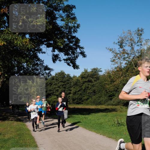 28.09.2025 - 33. Volkslauf durch das schöne Alstertal Fabian Wolf http://msf.ph/oto/8981501 28.09.2025 10:39:33 Laufen 409, 4042 meine-sportfotos.de