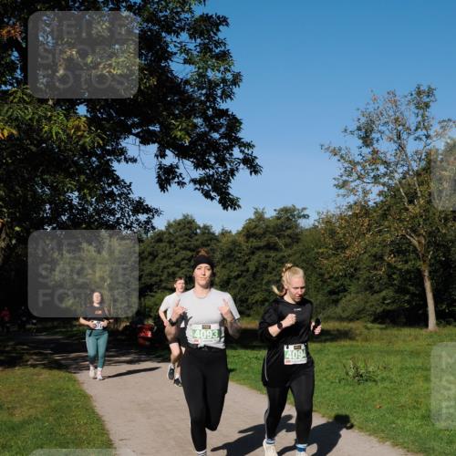 28.09.2025 - 33. Volkslauf durch das schöne Alstertal Fabian Wolf http://msf.ph/oto/8981530 28.09.2025 10:39:42 Laufen 4093, 4094 meine-sportfotos.de