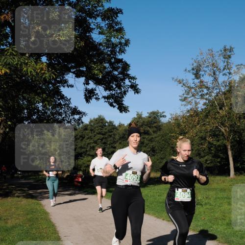 28.09.2025 - 33. Volkslauf durch das schöne Alstertal Fabian Wolf http://msf.ph/oto/8981533 28.09.2025 10:39:42 Laufen 4093, 4094 meine-sportfotos.de