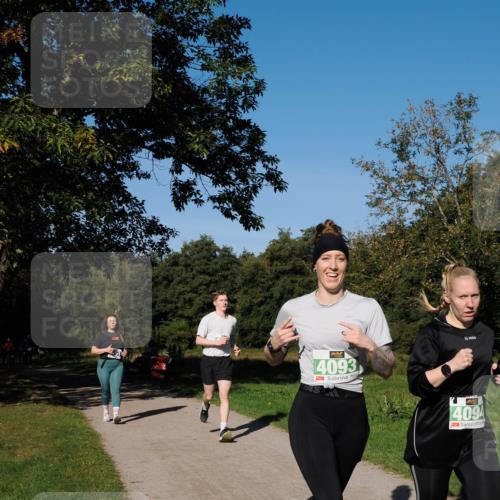 28.09.2025 - 33. Volkslauf durch das schöne Alstertal Fabian Wolf http://msf.ph/oto/8981536 28.09.2025 10:39:43 Laufen 4093, 4094 meine-sportfotos.de