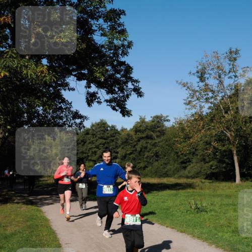 28.09.2025 - 33. Volkslauf durch das schöne Alstertal Fabian Wolf http://msf.ph/oto/8981587 28.09.2025 10:39:55 Laufen 4140, 4912, 4911 meine-sportfotos.de