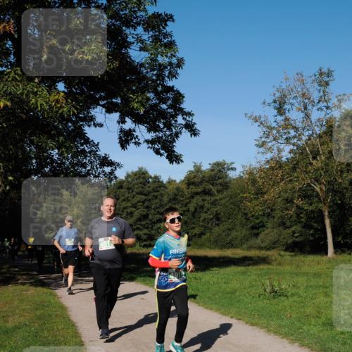 28.09.2025 - 33. Volkslauf durch das schöne Alstertal Fabian Wolf http://msf.ph/oto/8981654 28.09.2025 10:40:03 Laufen 4012, 4015, 4914 meine-sportfotos.de