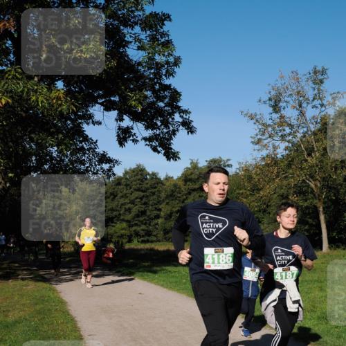 28.09.2025 - 33. Volkslauf durch das schöne Alstertal Fabian Wolf http://msf.ph/oto/8981693 28.09.2025 10:40:10 Laufen 4186, 4084, 4187 meine-sportfotos.de