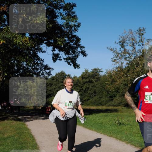 28.09.2025 - 33. Volkslauf durch das schöne Alstertal Fabian Wolf http://msf.ph/oto/8982001 28.09.2025 10:41:11 Laufen 4189, 41 meine-sportfotos.de