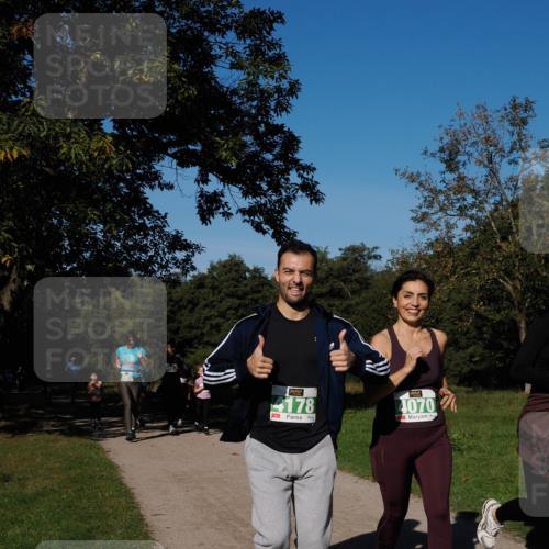 28.09.2025 - 33. Volkslauf durch das schöne Alstertal Fabian Wolf http://msf.ph/oto/8982051 28.09.2025 10:41:36 Laufen 4085, 4178, 4070 meine-sportfotos.de